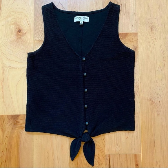 Madewell Texture Thread Tie Front Button Tank Top in Black - Picture 1 of 7